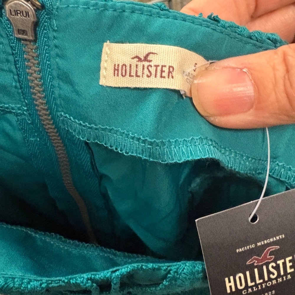 Hollister Green Lace Short Size 4-5